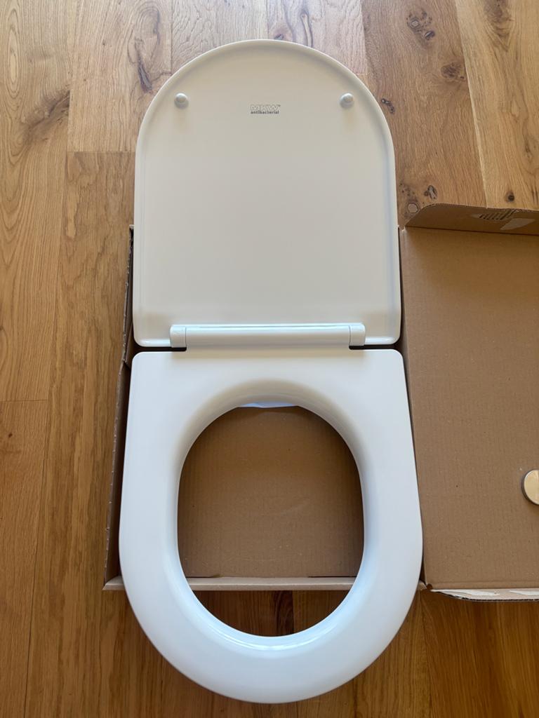 WC-bril soft close, NIEUW, D-vorm, Ophalen of Verzenden, Zo goed als nieuw