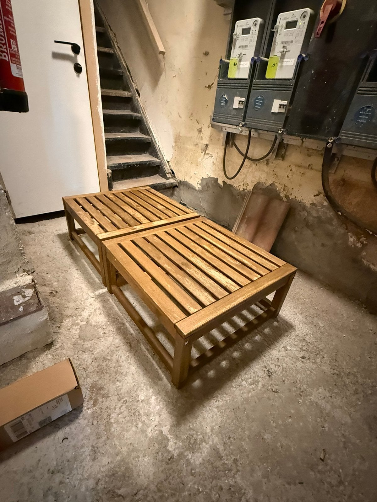 2 houten salontafels voor buiten – 63 x 63 cm, Tuin en Terras, Ophalen, Zo goed als nieuw, Hout
