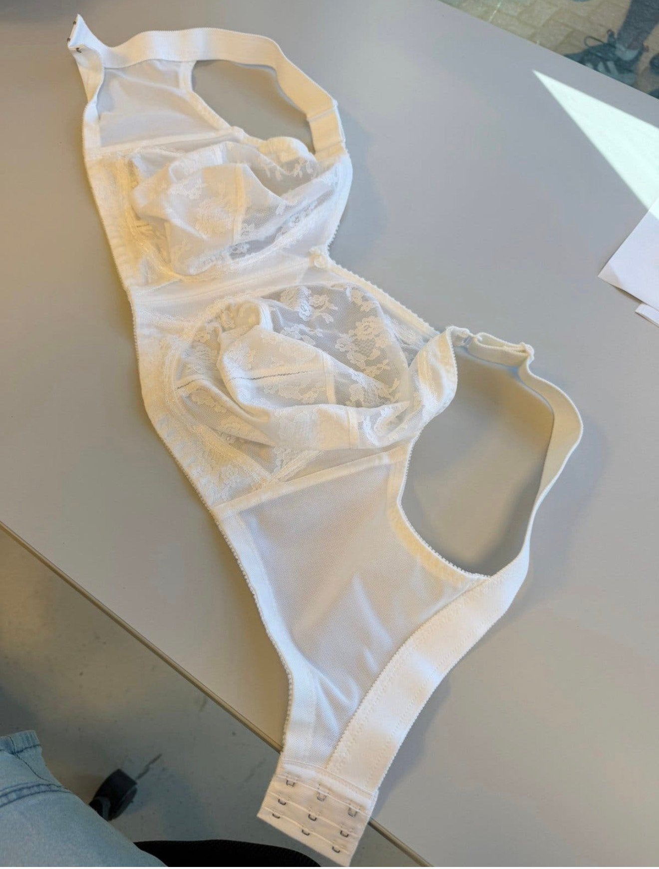 Grand soutien-gorge blanc Triumph Doreen BH White 85K/100K, Vêtements | Femmes, Sous-vêtements & Lingerie, Enlèvement ou Envoi