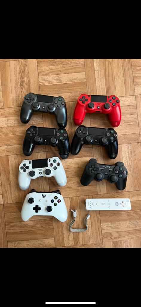 Lot de 8 manettes consoles en l'état (réparation/pièces), Games en Spelcomputers, Spelcomputers | Sony Consoles | Accessoires