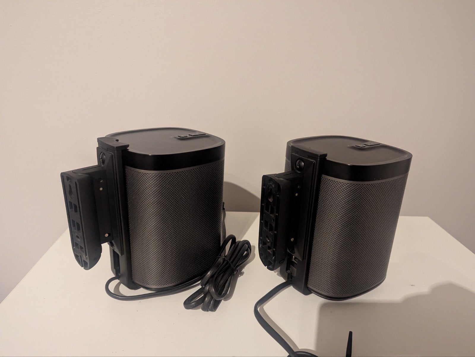 Paire de Sonos Play 1 avec support mural, Wi-Fi, Enlèvement