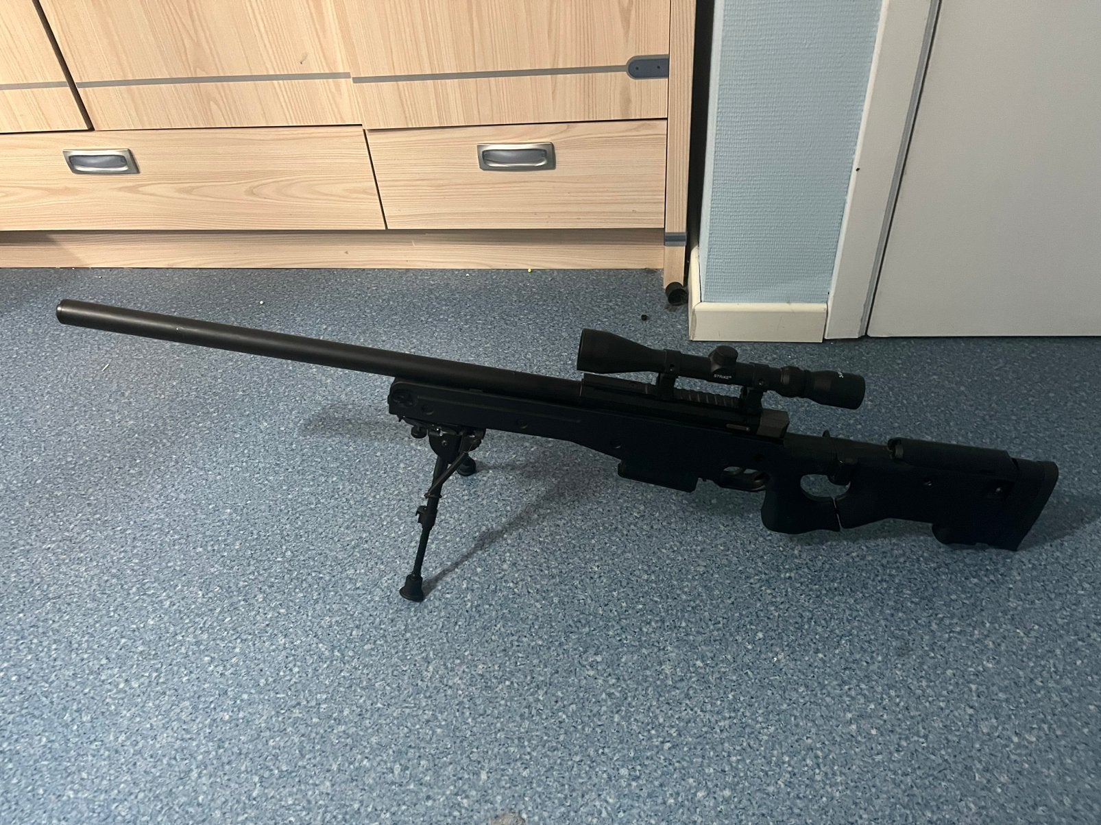 Replique sniper airsoft AWM, Enlèvement, Utilisé