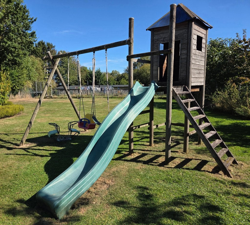 Structure d'aire de jeux en bois, Enlèvement, Utilisé