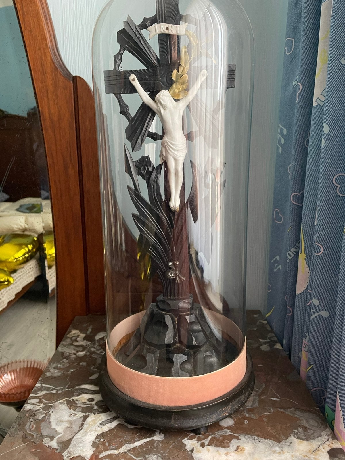 jezus christus beeld onder stolp, Ophalen