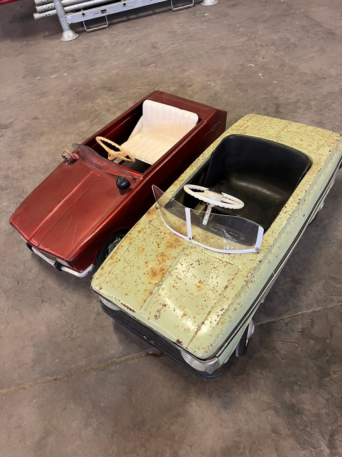 Twee mooie trap auto’s, Ophalen
