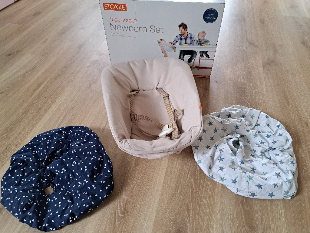 Tripp Trapp Newborn Set met 2 hoezen en speelboog, Enlèvement, Utilisé, Autres types, Réducteur de chaise