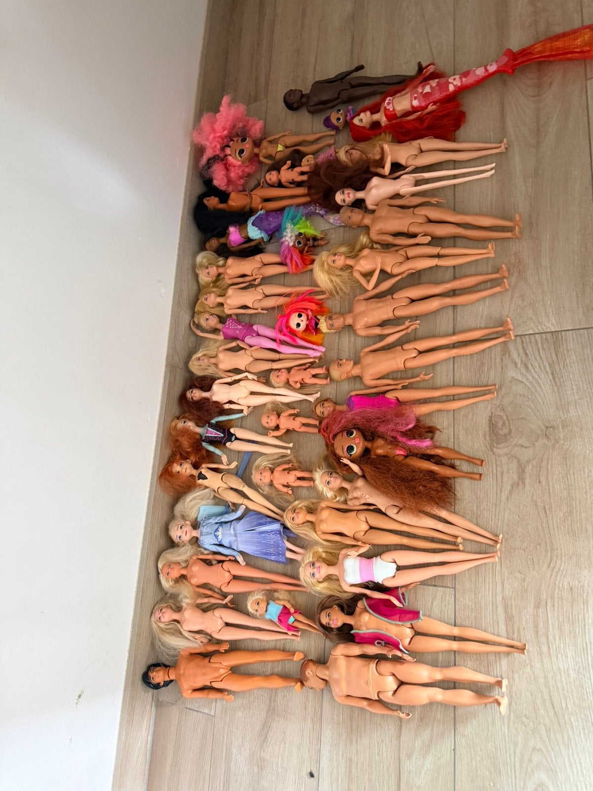 30 poupees de style barbie + vêtements, Enlèvement, Comme neuf