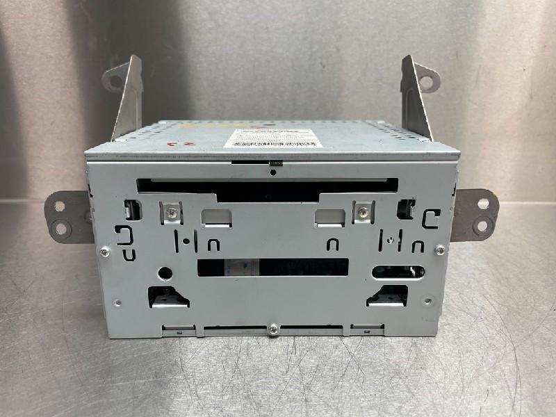 RADIO Mitsubishi ASX (01-2010/03-2023) (|8701A352|), Auto-onderdelen, Gebruikt, Mitsubishi