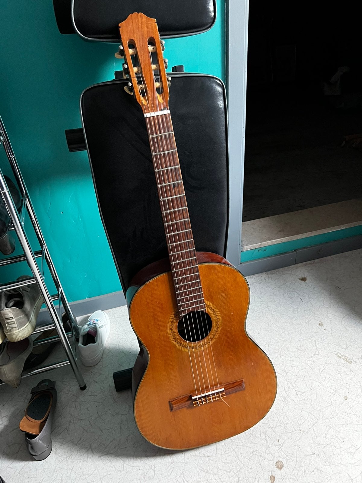 Acoustische oude gitaar, Enlèvement, Comme neuf