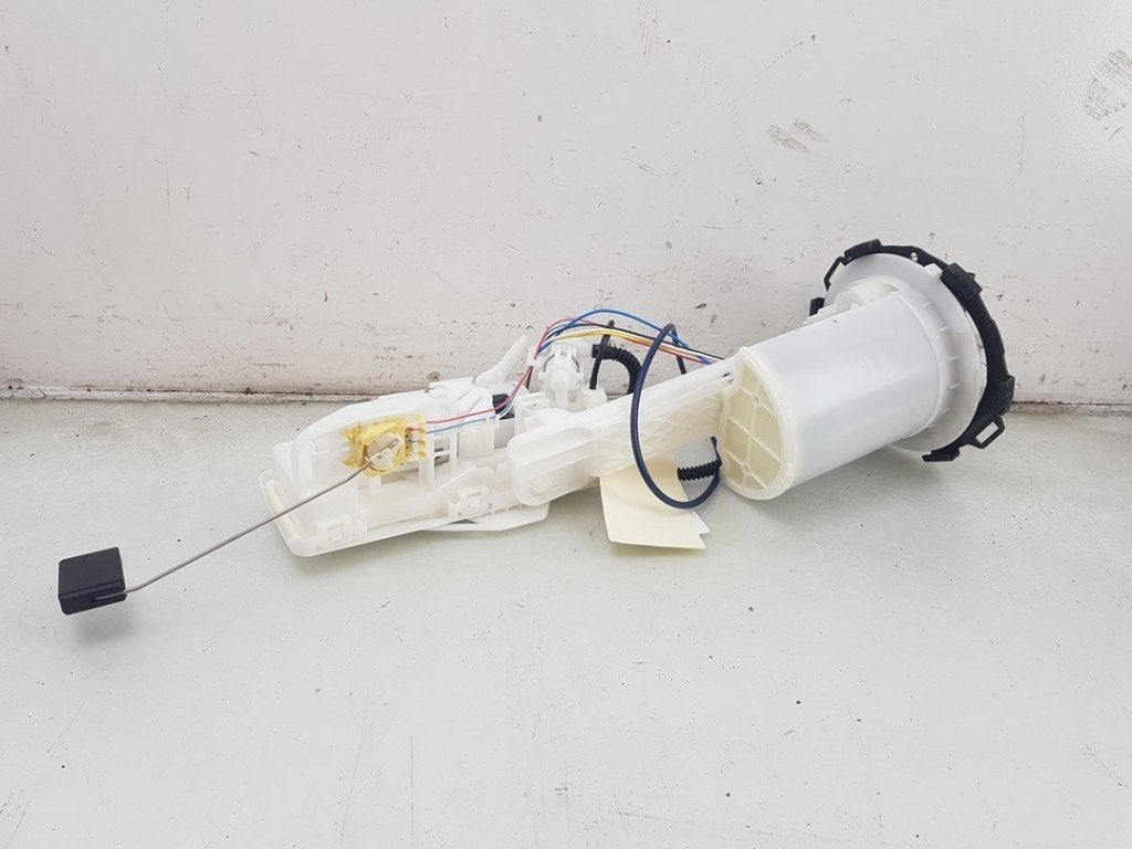 POMPE CARBURANT ELECTRIQUE Toyota Yaris Cross (PB1 / PJ1), Utilisé, Toyota