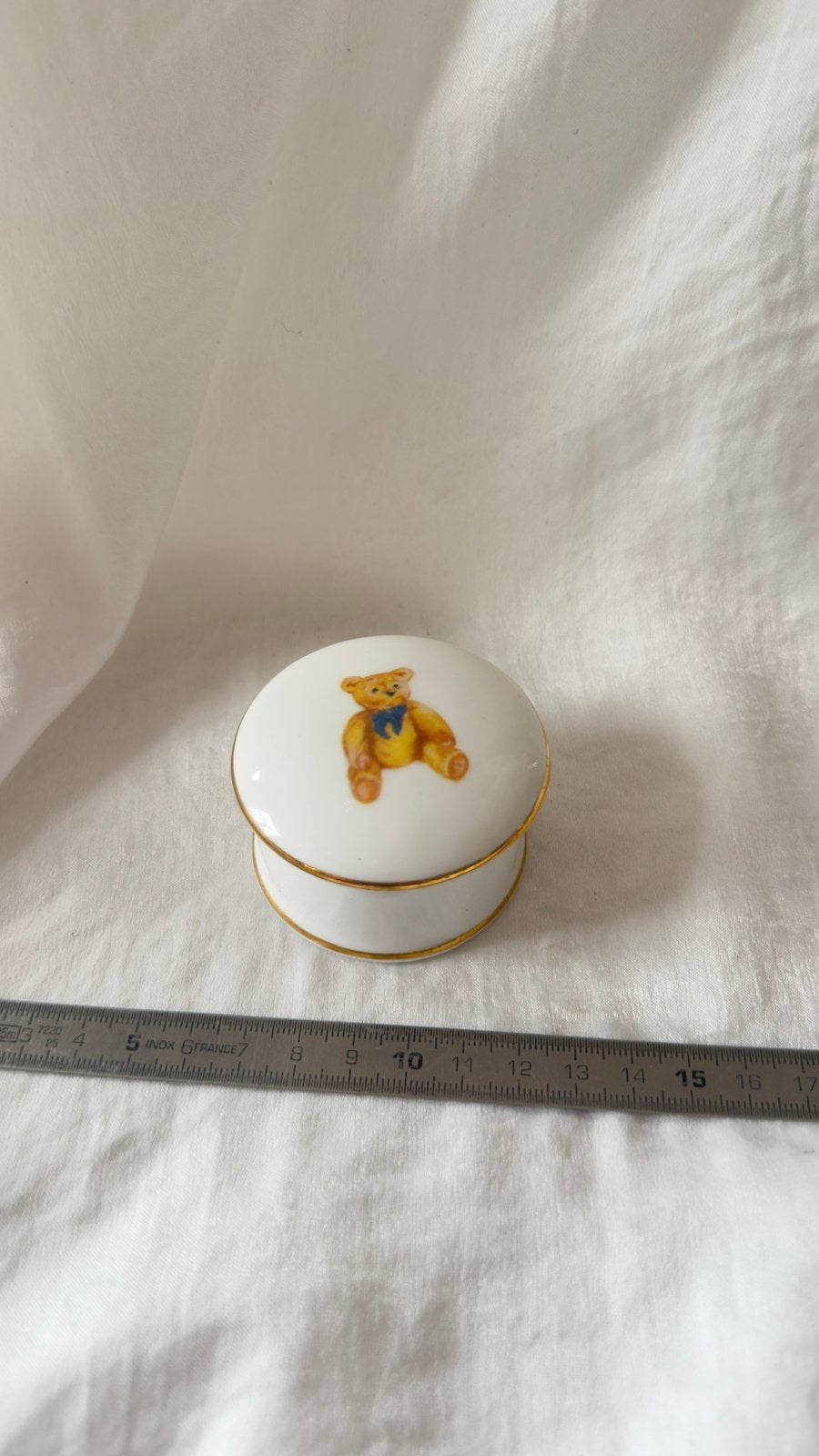 Incroyable petite boite Ourson Teddy en porcelaine vintage, Enlèvement ou Envoi