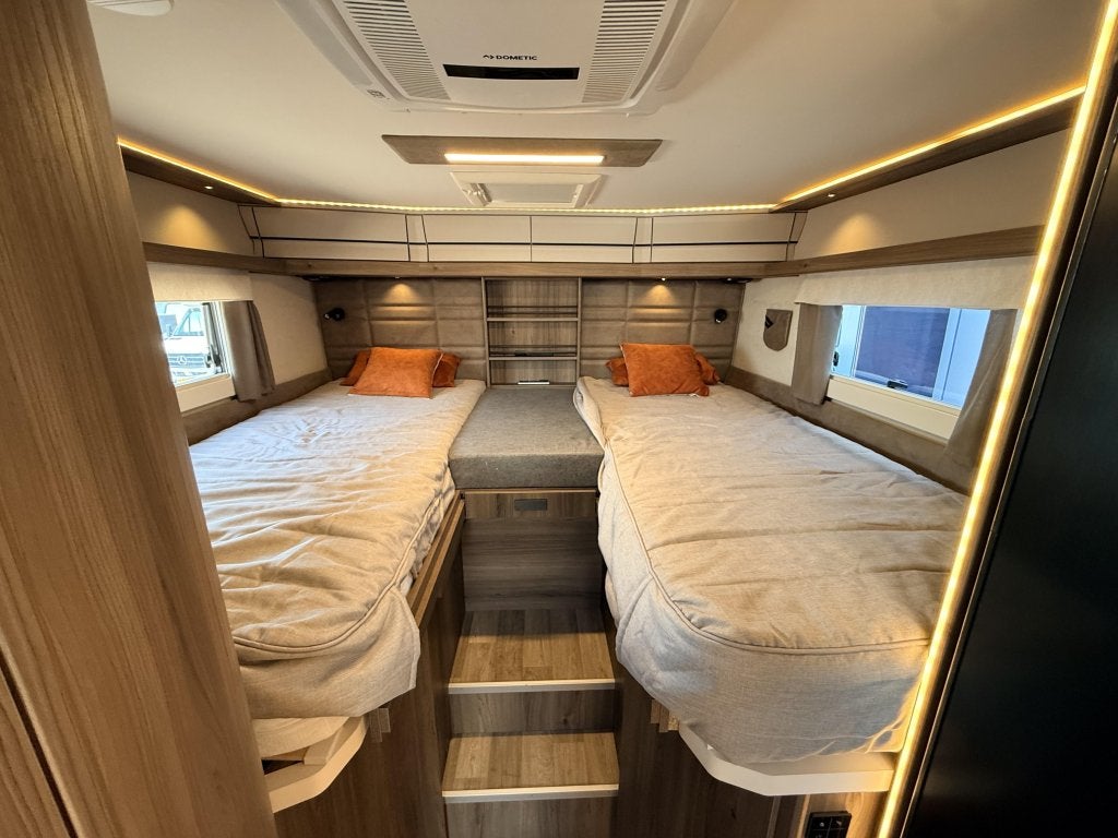 Kabe Travel Master Novum 750 LGB, Automaat, Afzuigkap, Bedrijf, Diesel
