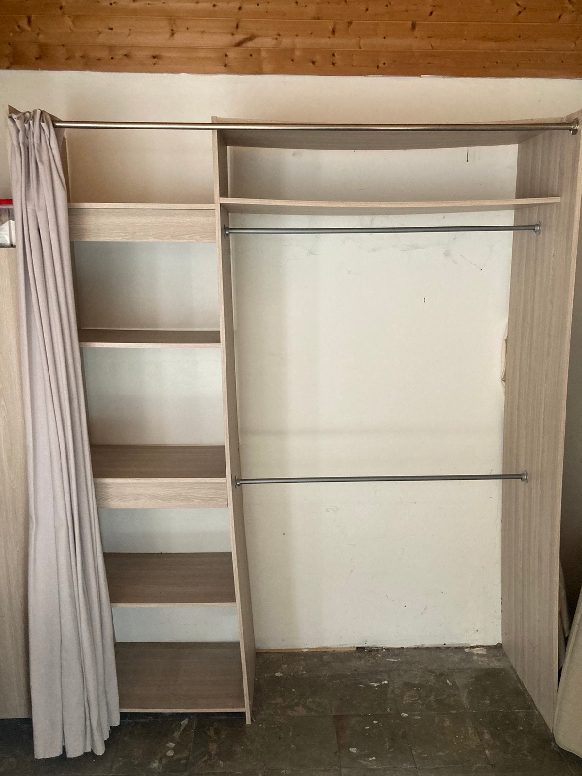 Gratis - Gratuit armoire à vetements, Ophalen, Gebruikt