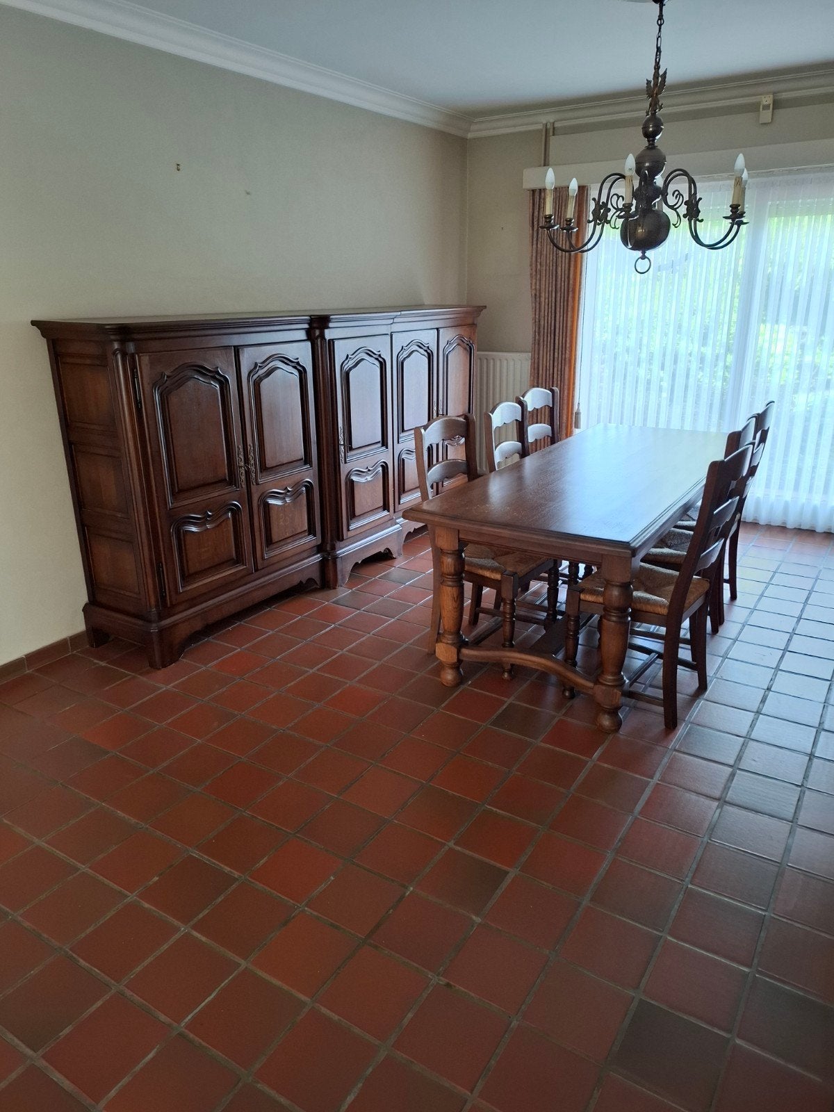 Eetkamer kast + tafel + 6 Stoelen, Ophalen, Gebruikt, Donkere volle eik