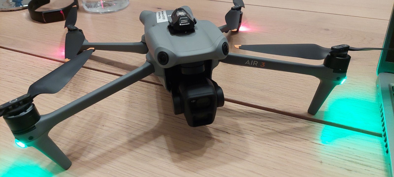DJI Air 3 Combo, Enlèvement ou Envoi, RTF (Ready to Fly), Comme neuf, Quadricoptère ou Multicoptère