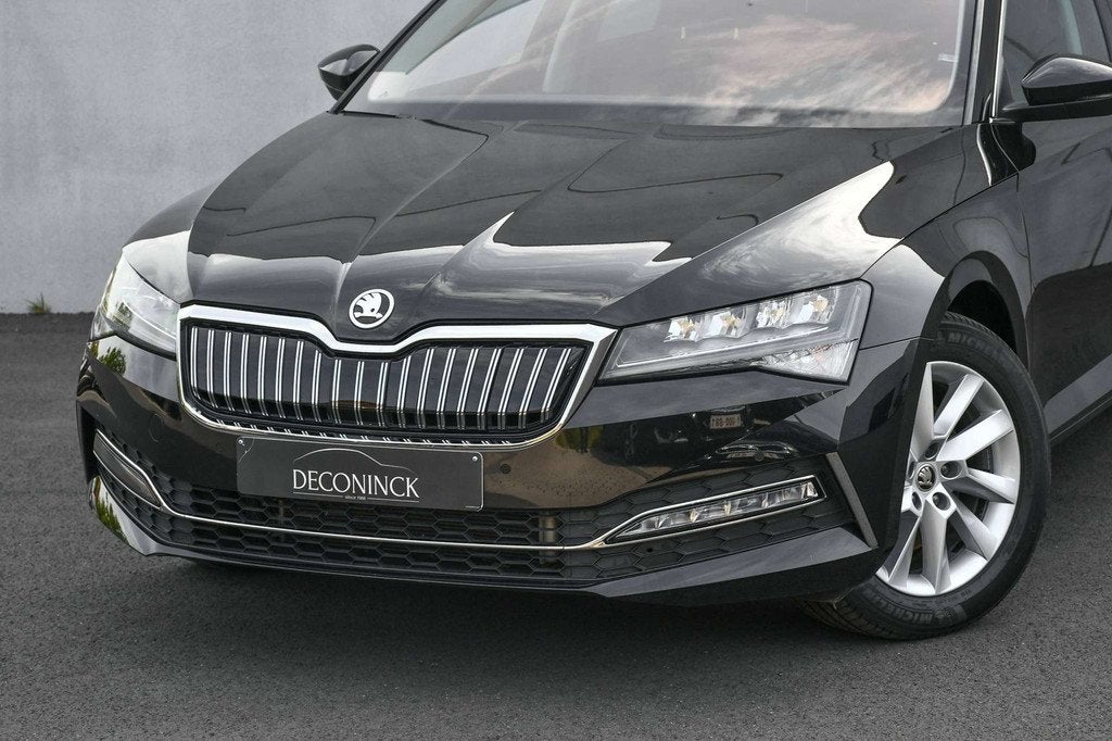 Skoda Superb Superb Combi PHEV 1.4 TSI *CAMERA*CC*CARPLAY*ME, Auto's, Gebruikt, 4 cilinders, Zwart, 5 deurs