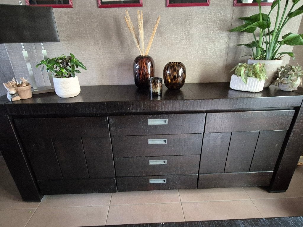 Dressoir in donker mango hout, Huis en Inrichting, Kasten | Dressoirs, Ophalen, Gebruikt, Met deur(en), 200 cm of meer