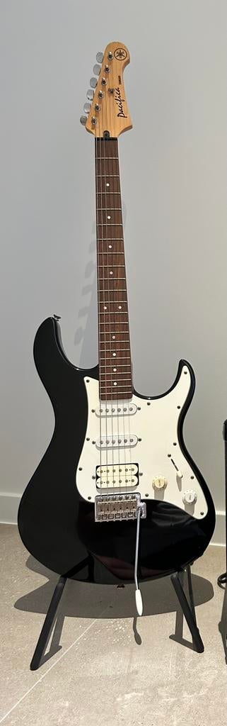 Yamaha Pacifica elektrische gitaar, Muziek en Instrumenten, Ophalen, Zo goed als nieuw