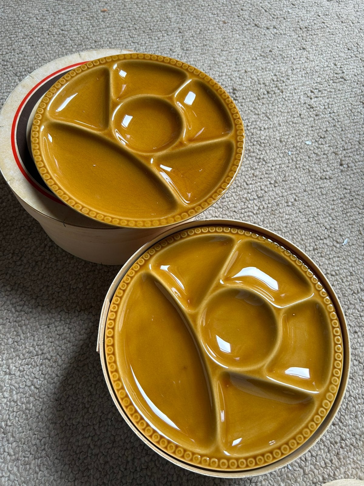12 Assiettes à fondue vintage GIEN – Boîtes d’origine, Huis en Inrichting, Keuken | Servies, Ophalen, Keramiek, Zo goed als nieuw