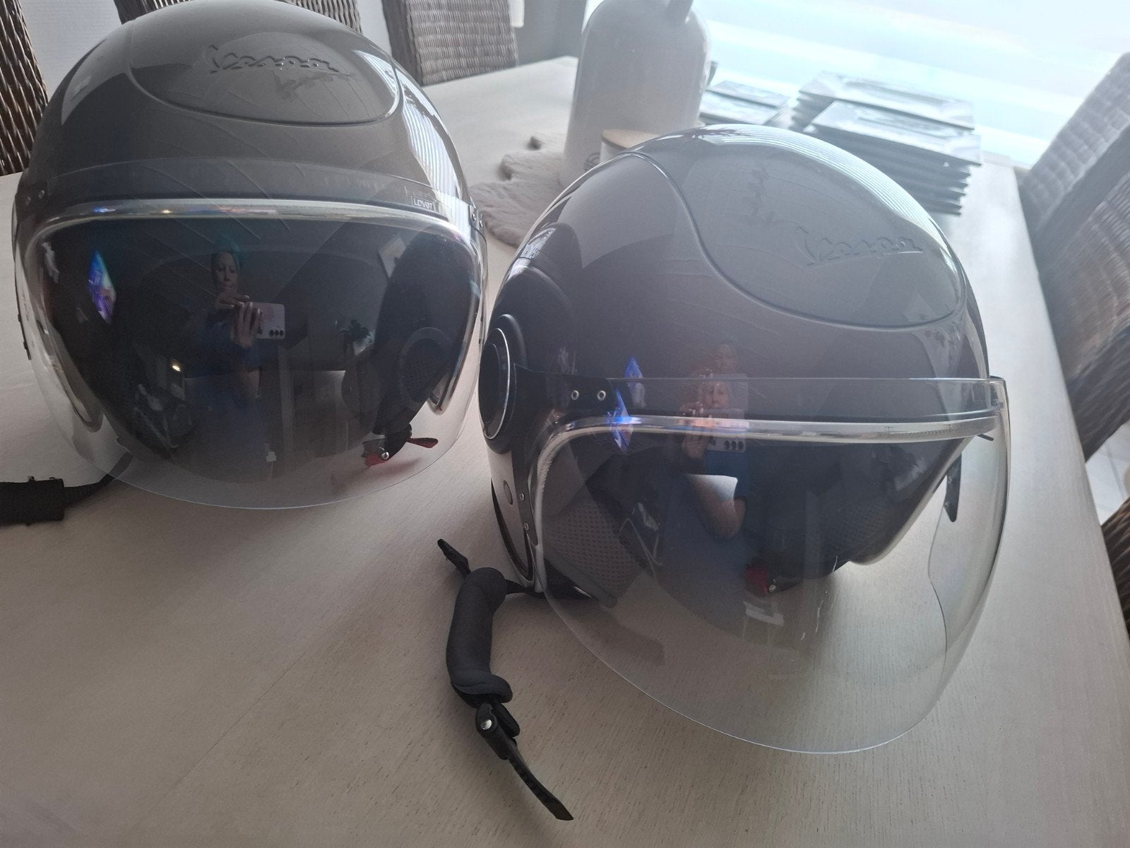 2 vespa helmen Retro, Motos, Accessoires | Valises & Sacs, Enlèvement
