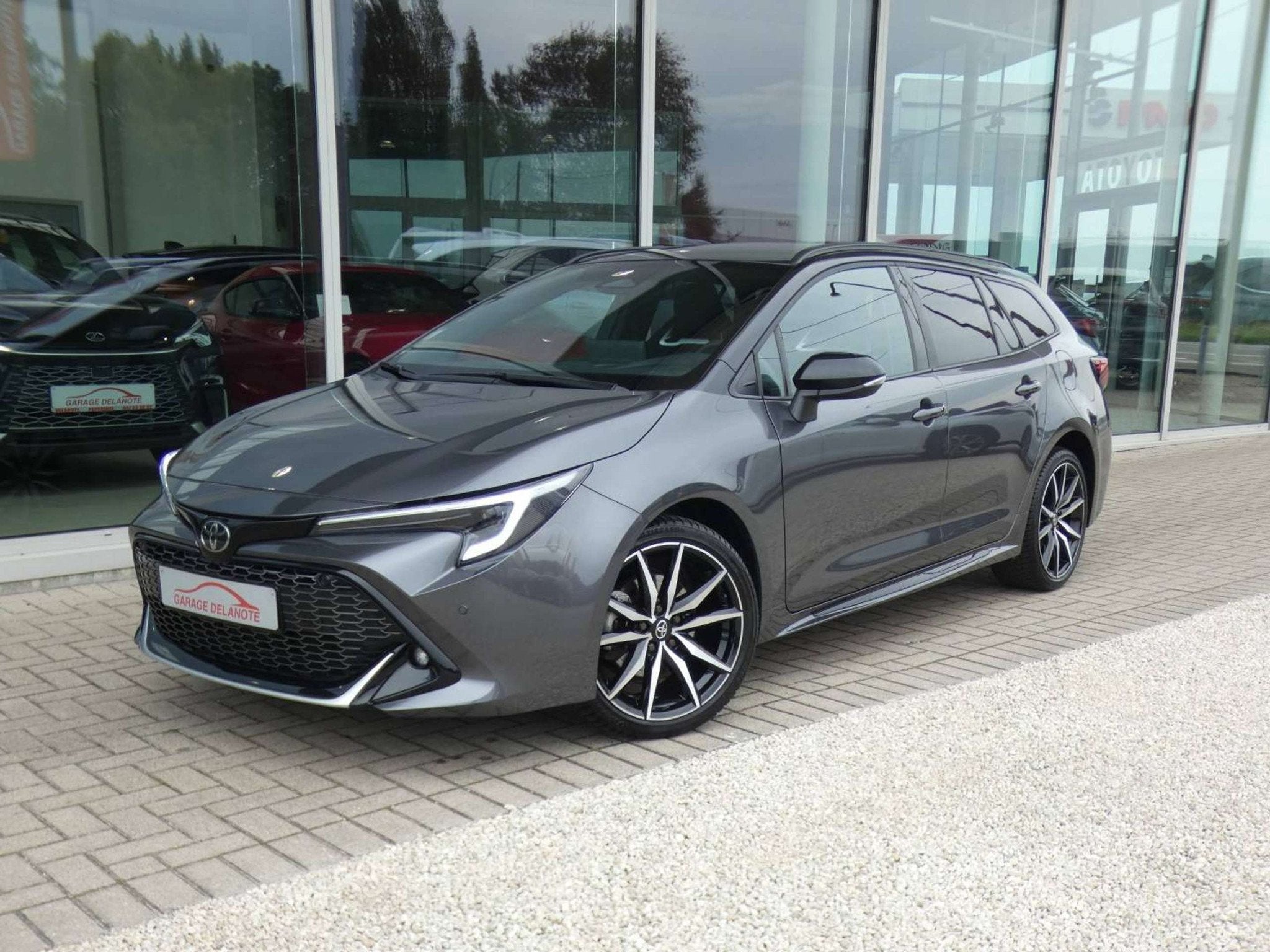 Toyota Corolla Touring 2.0 Hybrid *GR SPORT* 178pk +Sportzet, Autos, https://public.car-pass.be/vhr/123456789123456, Argent ou Gris