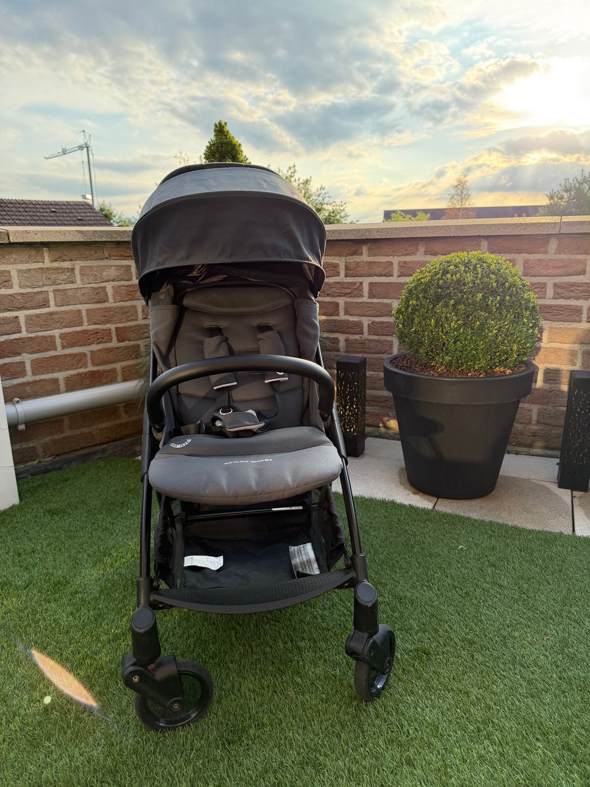 Maxi-Cosi kinderwagen + regenhoes te koop, Kinderen en Baby's, Kinderwagens en Combinaties, Verstelbare duwstang, Zo goed als nieuw