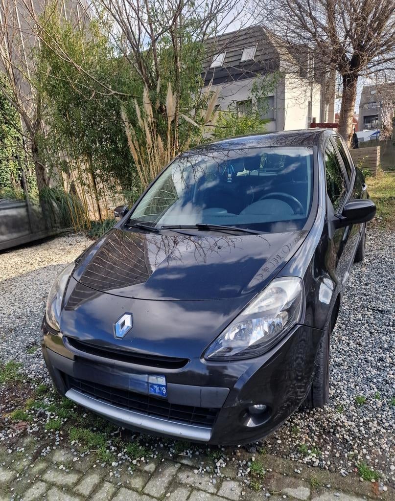 Clio 3 essence euro 5 prêt à immatriculée, Autos, Renault, Particulier, Essence, Euro 5, Enlèvement