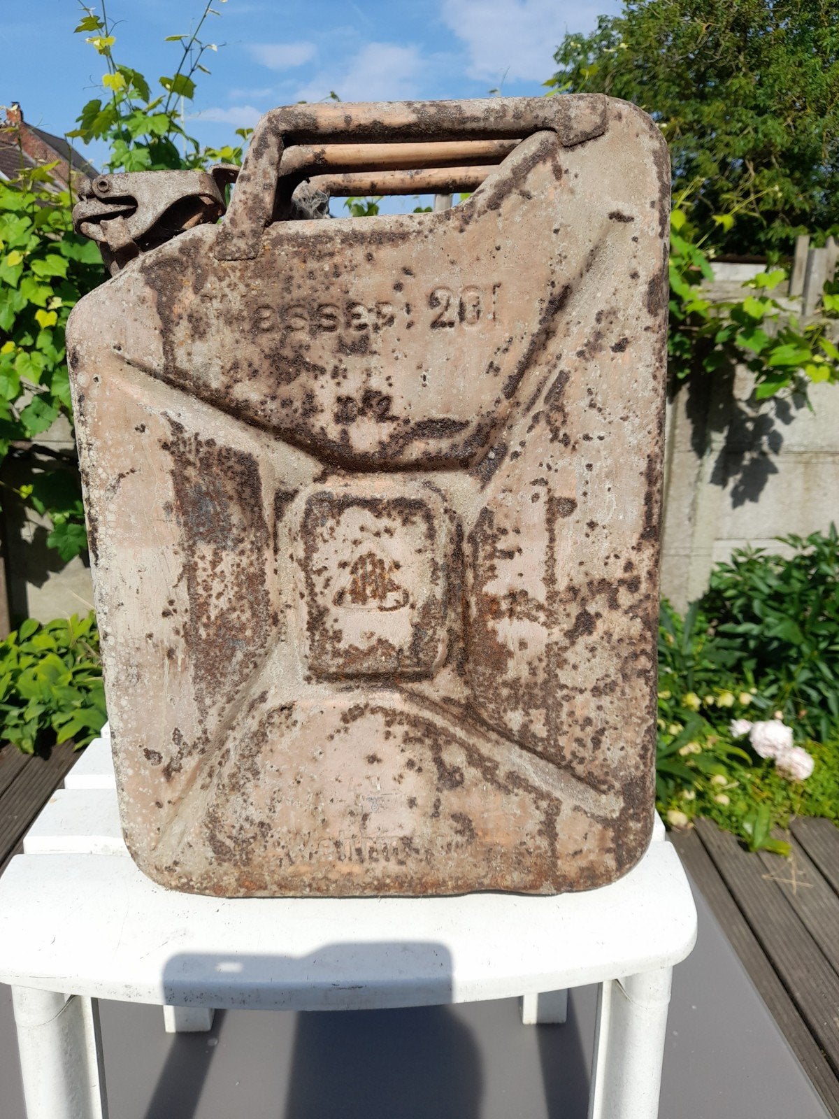 Militaria, Ophalen