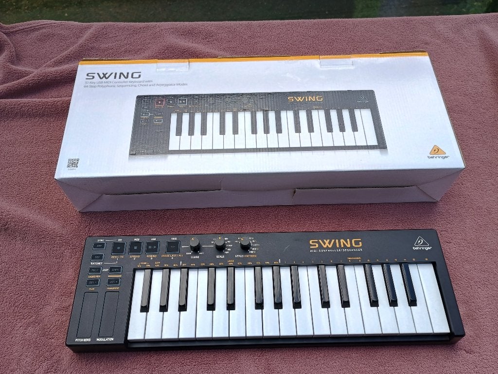 Behringer swing, Muziek en Instrumenten, Ophalen of Verzenden, Zo goed als nieuw