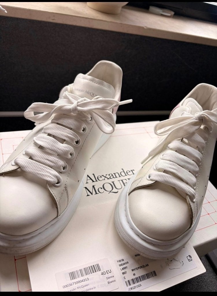 Mooie sneakers Alexander McQueen, Kleding | Dames, Schoenen, Ophalen, Wit, Zo goed als nieuw, Sneakers