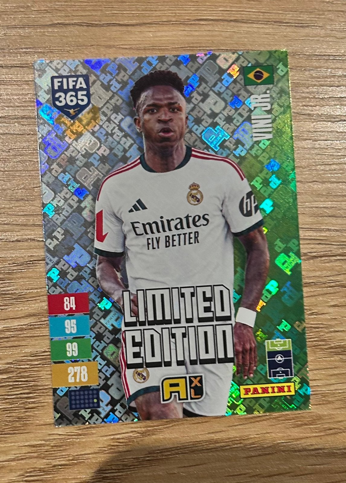 Panini FIFA 365 Adrenalyn 2027 Vini Junior, Enlèvement ou Envoi, Neuf, Image