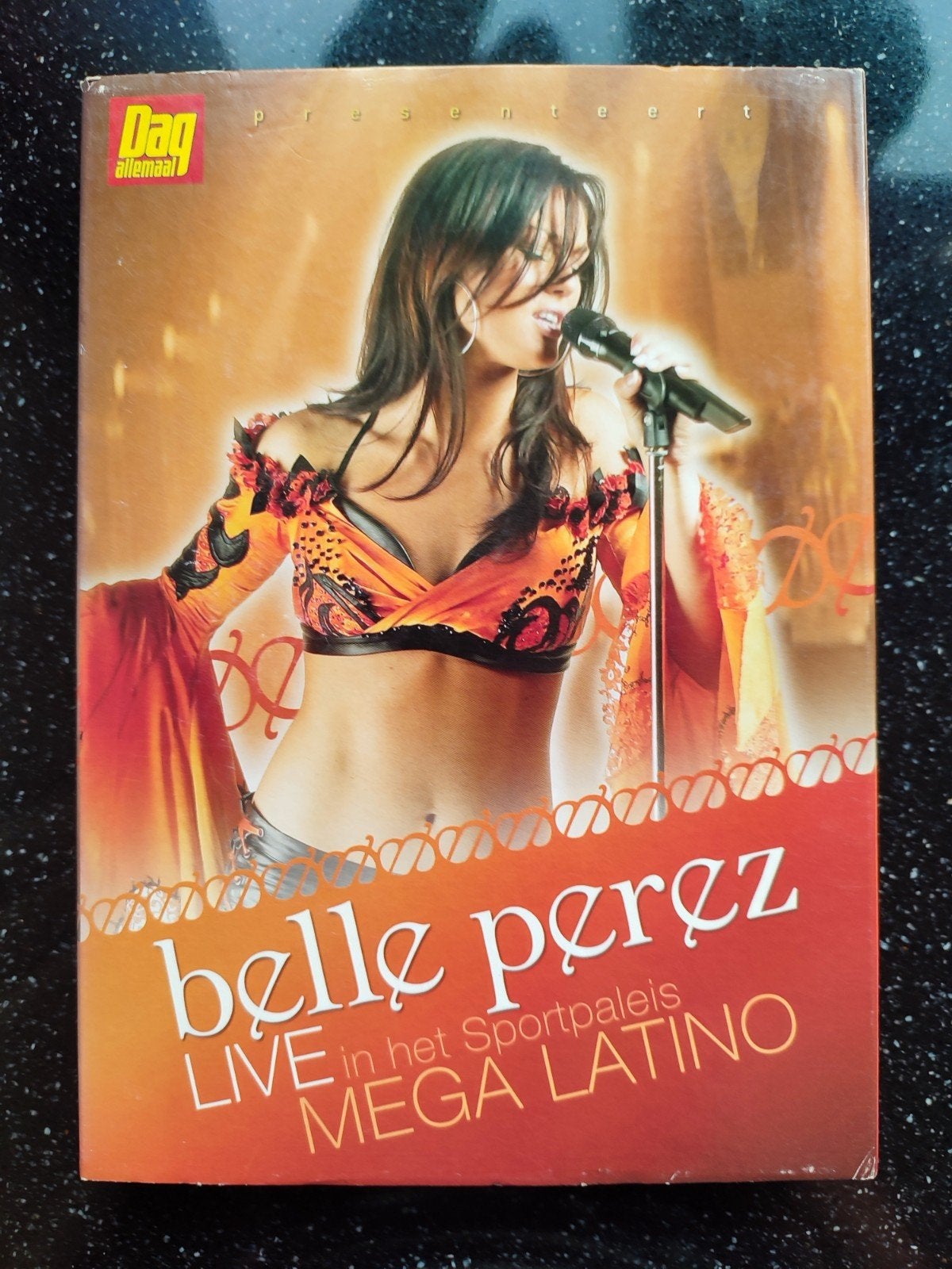 Belle Perez : Mega Latino : live in het Sportpaleis, Ophalen