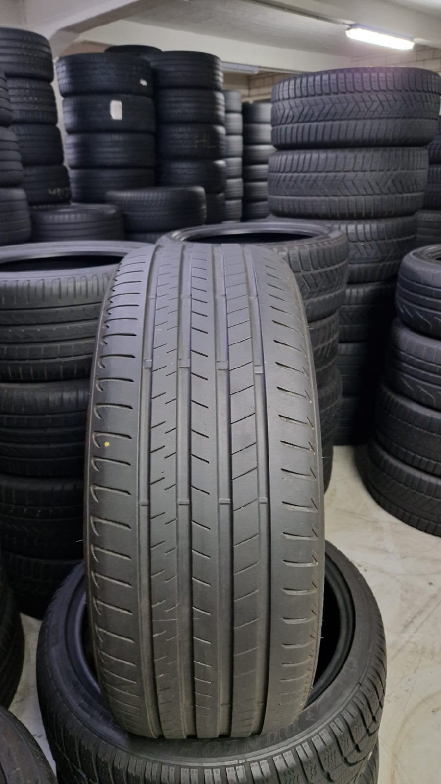 24540r21 245 40 r21 245/40/r21 Bridgestone avec montage, Enlèvement ou Envoi