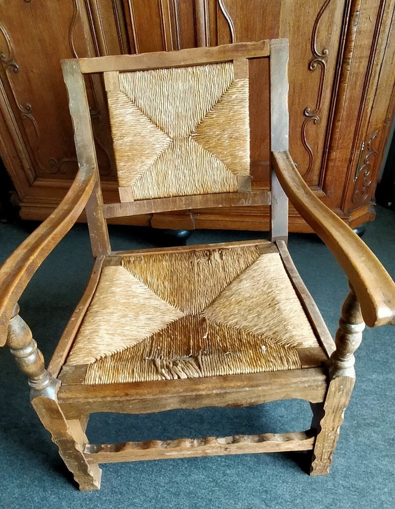 Chaise en bois avec assise en osier— gratuite — restauration, Enlèvement