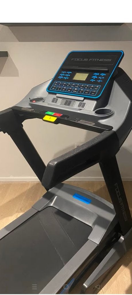 Professionele loopband focus fitness jet 9 iplus nieuwstaat, Sports & Fitness, Appareils de fitness, Enlèvement, Neuf, Bras, Tapis roulant