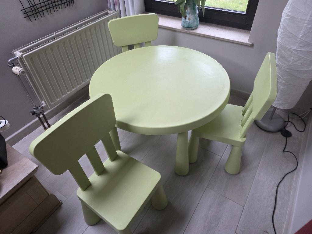 Table et chaises ikea, Enfants & Bébés, Enlèvement, Utilisé, Table(s) et Chaise(s)