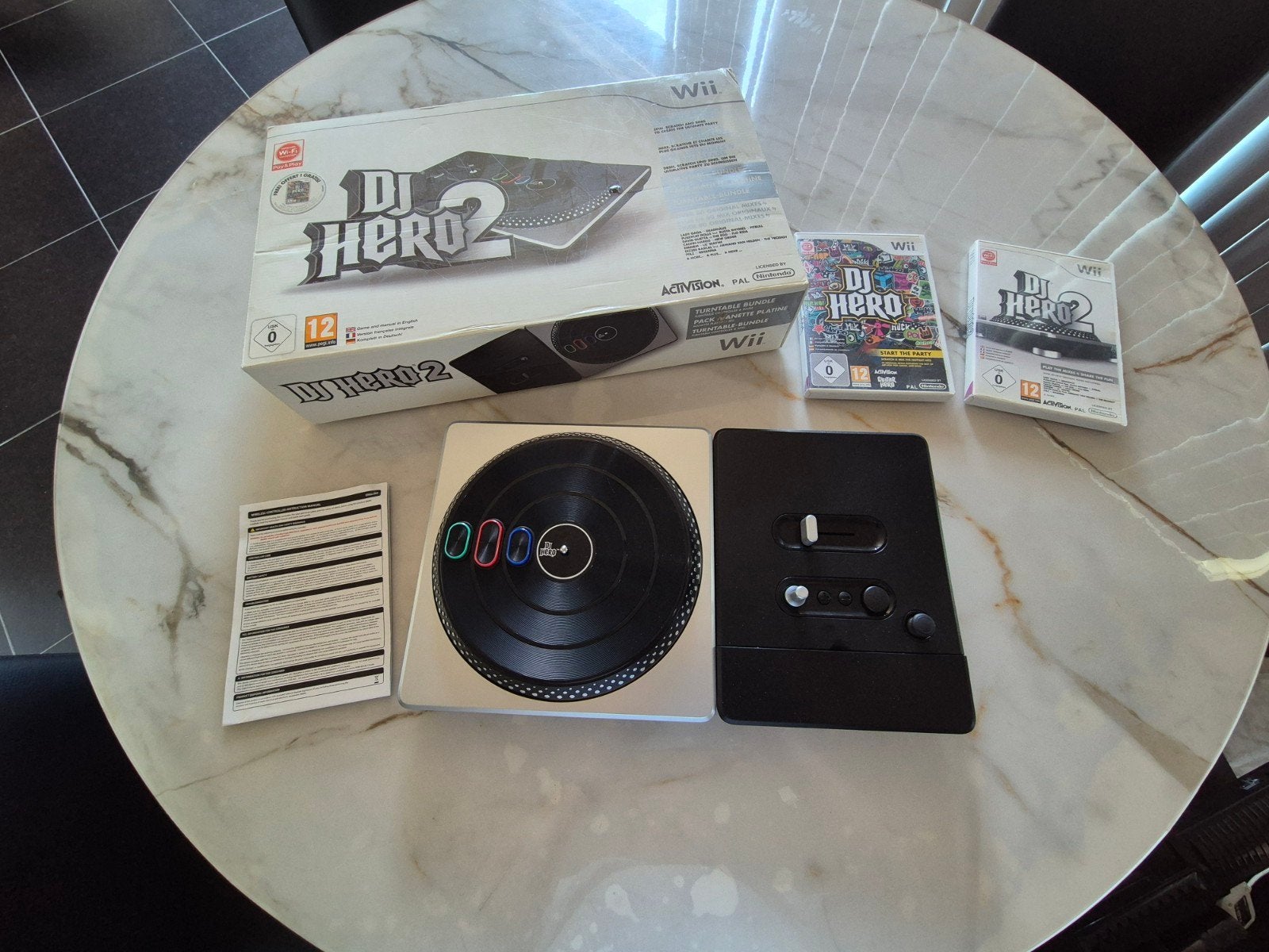 Wii DJ Hero draaitafel + game DJ Hero en DJ Hero 2, Games en Spelcomputers, Games | Nintendo Wii, Ophalen of Verzenden, Gebruikt