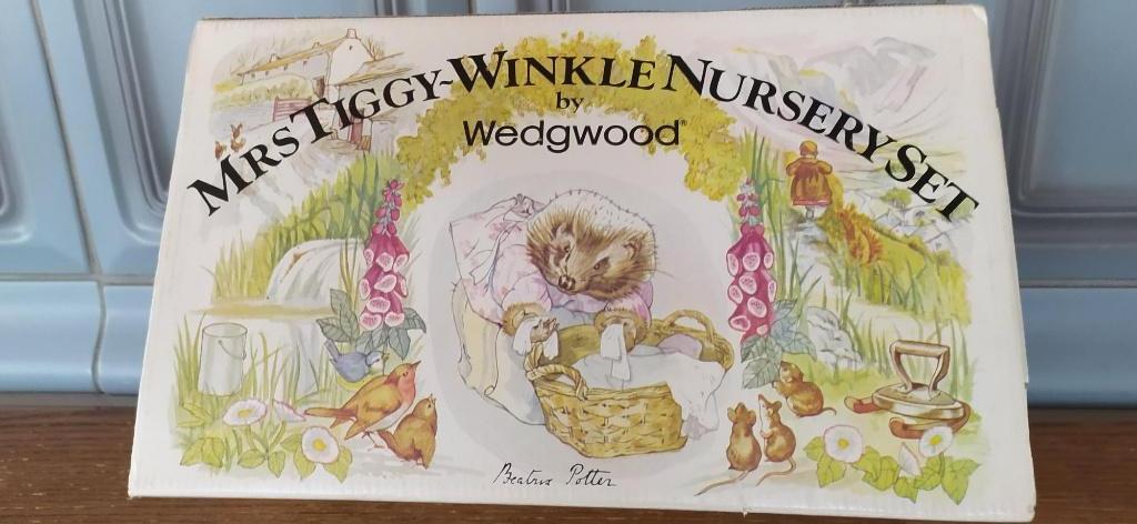 Mrs Tiggy winkle nursery set by wedgwood, Ophalen