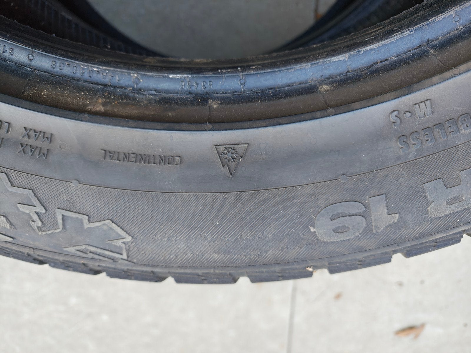 Winterbanden SUV 235/55 R19 Continental, Ophalen, Gebruikt