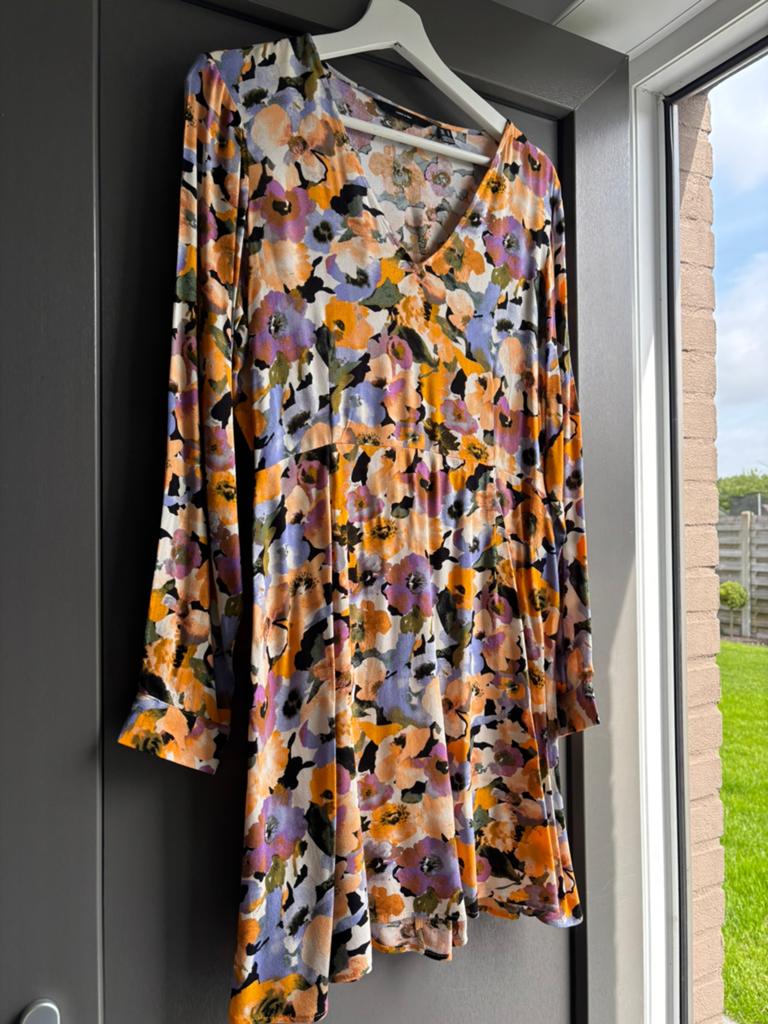 Kleedje M38 perfecte staat!, Kleding | Dames, T-shirts, Ophalen, Zo goed als nieuw