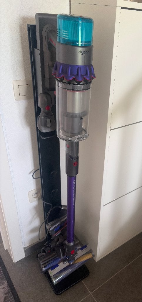 Dyson Gen5detect Absolute –perfecte nieuwstaat + laadstation, Elektronische apparatuur, Stofzuigers, Zo goed als nieuw, Combi-reiniger