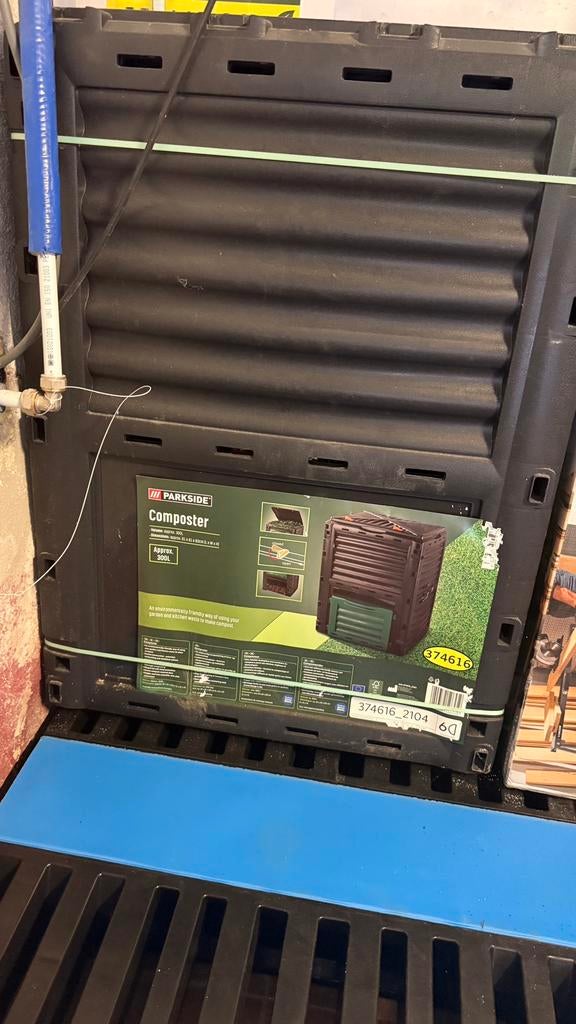 Composter, Enlèvement, Comme neuf
