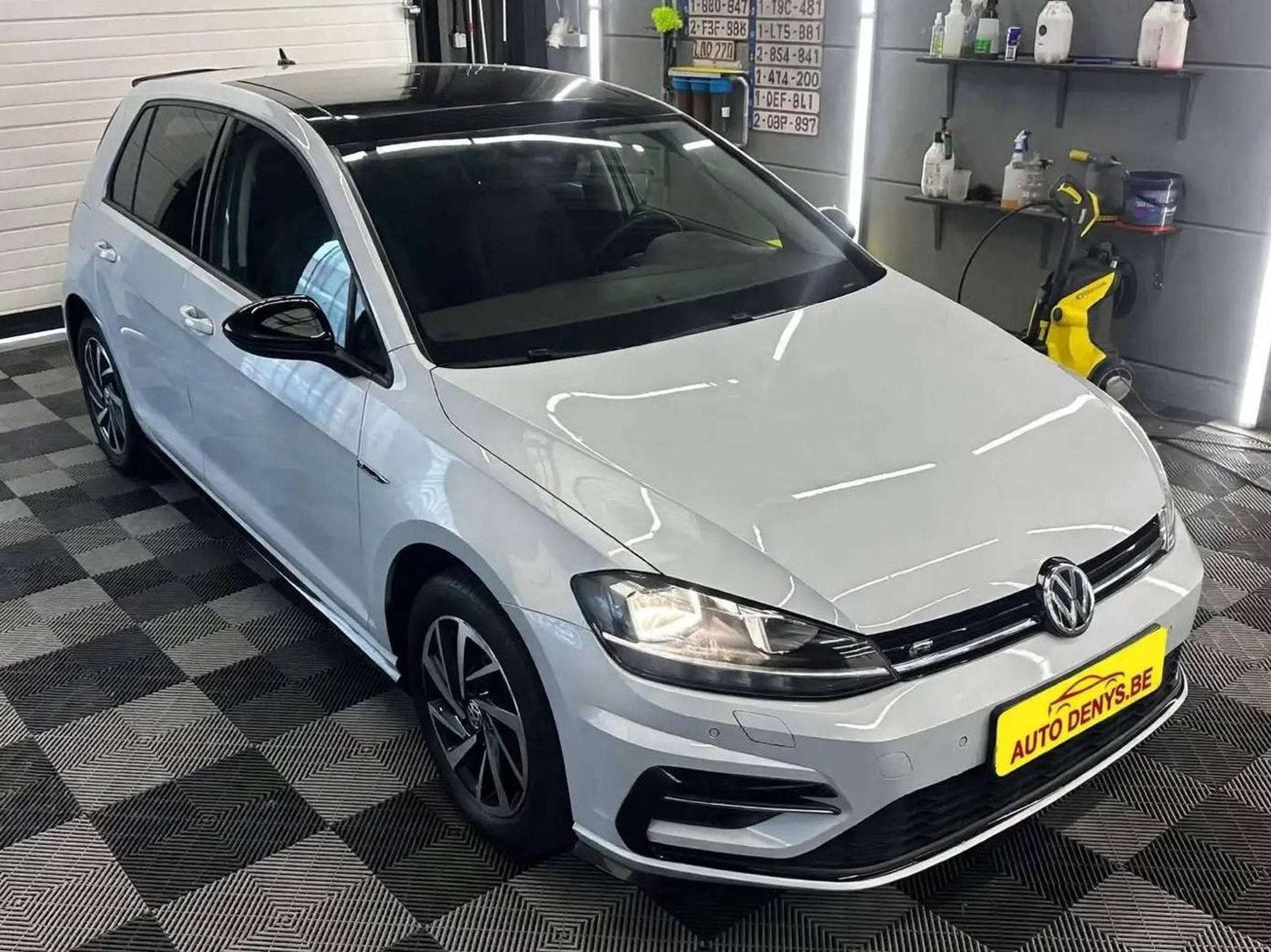 Volkswagen Golf 1.0 TSI bj. 2019 R-Line, Auto's, Gebruikt, Wit, Bedrijf, 5 deurs