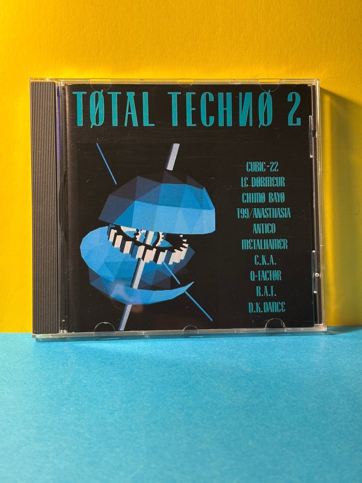 Total techno 2 / zeldzaam exemplaar, Cd's en Dvd's, Cd's | Dance en House, Verzenden, Gebruikt, Techno