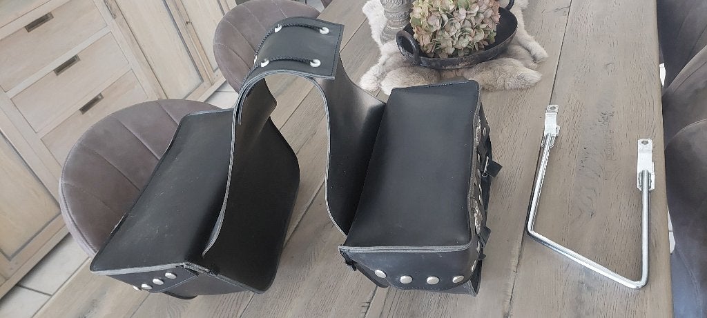 zadeltassen  kawasaki vn800, Motoren, Ophalen