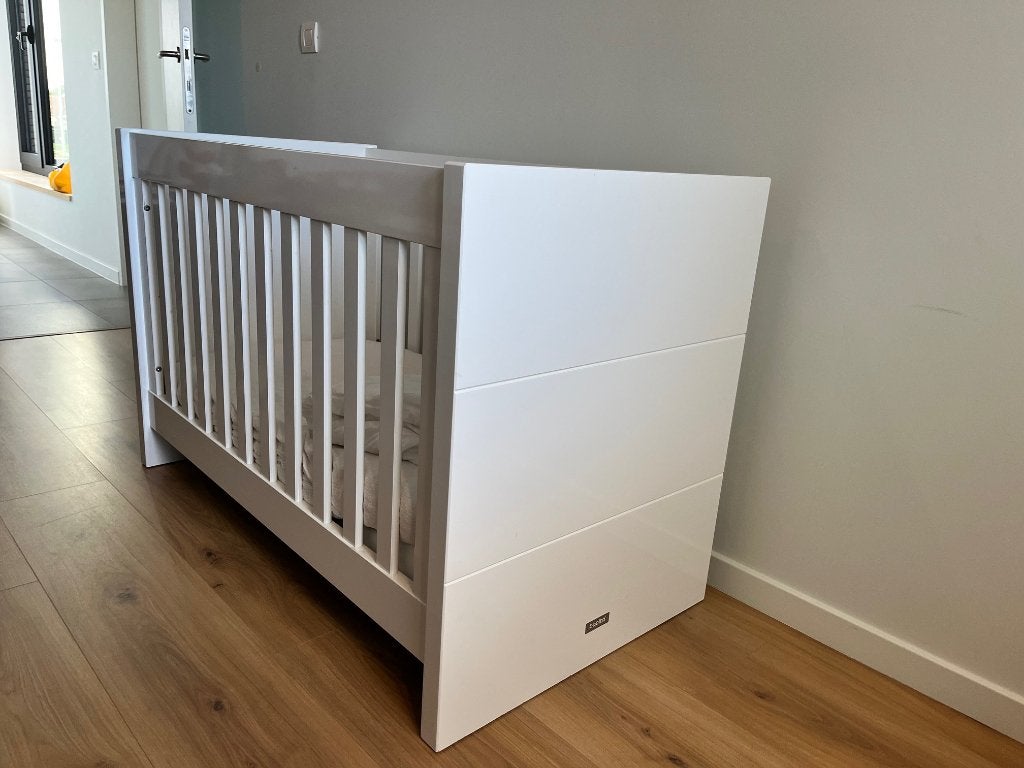 Kinderbedje met matras - Gratis af te halen, Kinderen en Baby's, Ophalen, Gebruikt, Lattenbodem