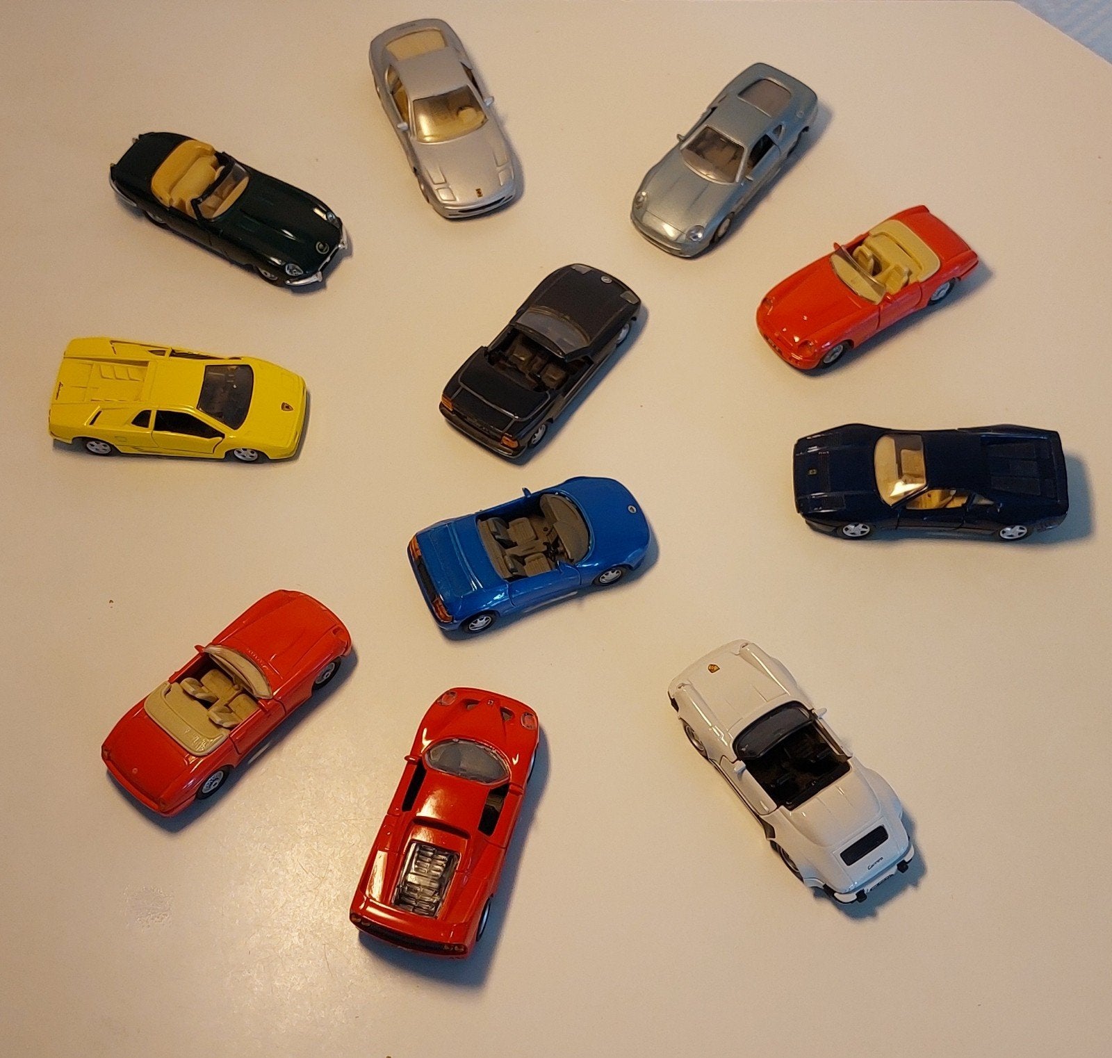 11 Maisto Shell autootjes 1/39 roze, blauw, geel, groen.., Ophalen of Verzenden, Zo goed als nieuw, Auto, Overige merken