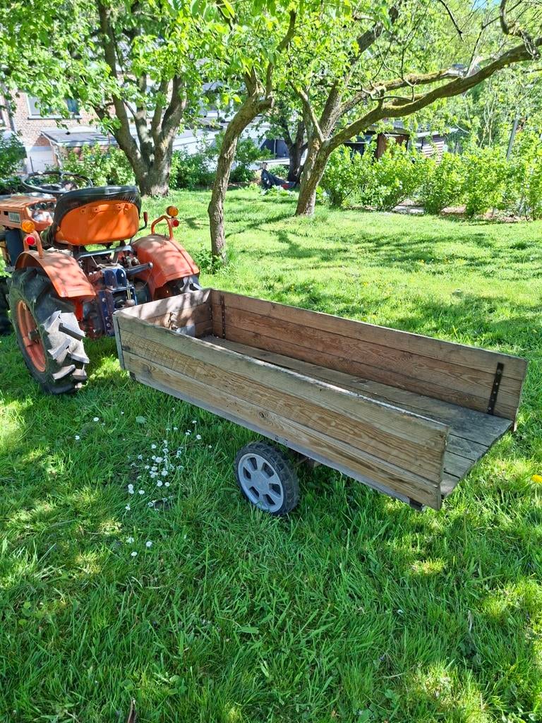 Petite remorque artisanale pour tracteur tondeuse, Jardin