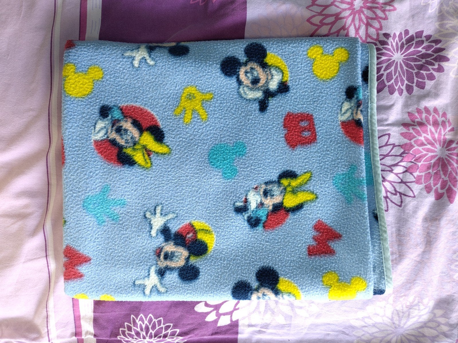 Dekentje, Mickey mouse, Kinderen en Baby's, Kinderkamer | Beddengoed, Gebruikt, Overige merken, Ophalen of Verzenden, Deken of Dekbed