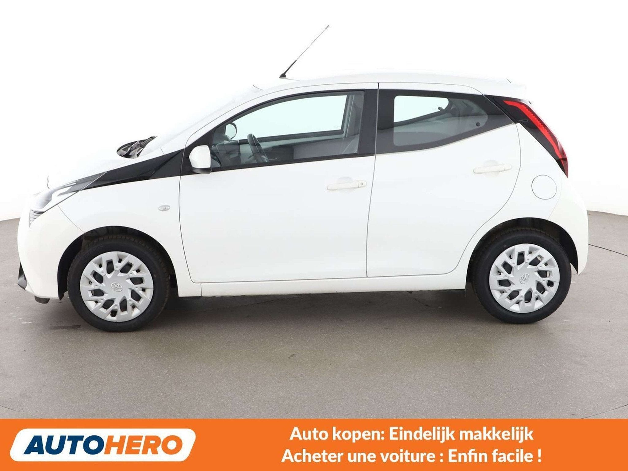 Toyota Aygo 1.0 VVT-i X-Play (année de construction 2021), Autos, 118 g/km, Achat, 998 cm³, Euro 6
